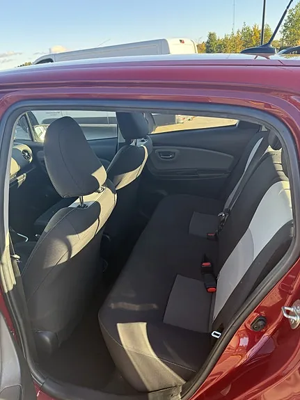 Toyota Yaris 2017 photo 5