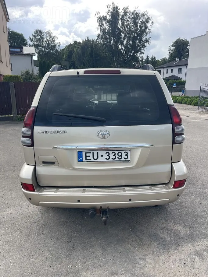 Toyota Land Cruiser 2005 photo 3