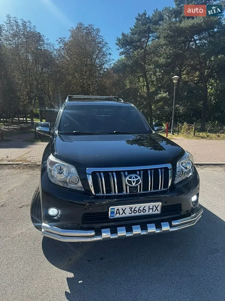 Toyota Land Cruiser Prado 2011 photo 2