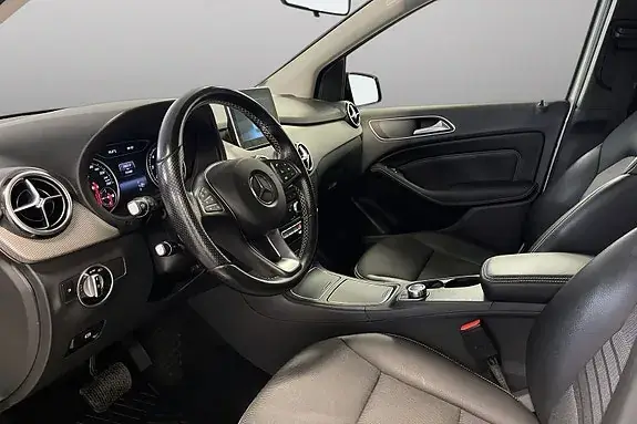 Mercedes-Benz B180 2015 photo 5