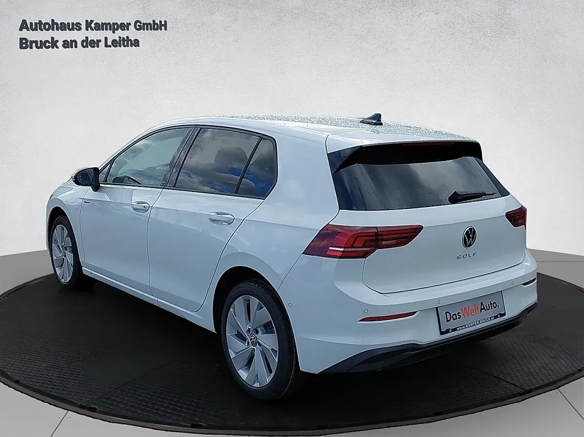 Volkswagen Golf 2026 photo 3