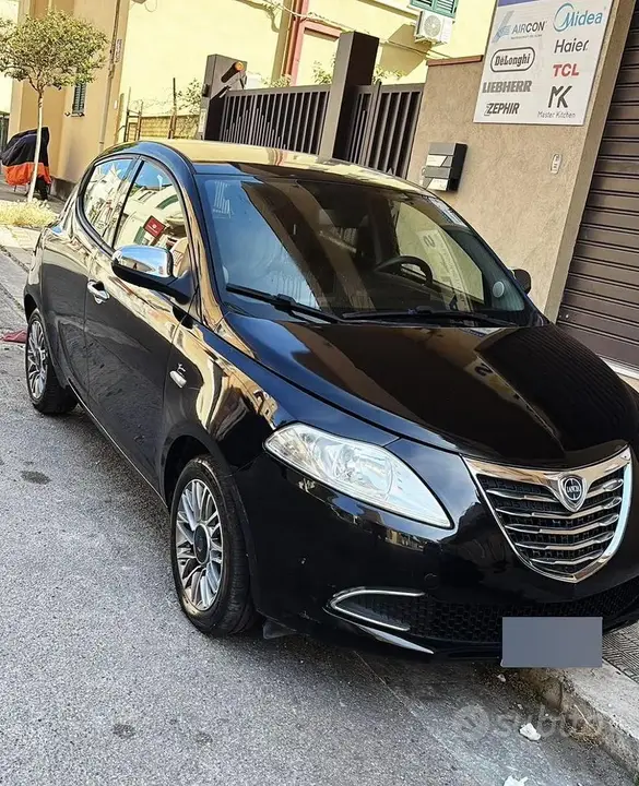 Lancia Ypsilon