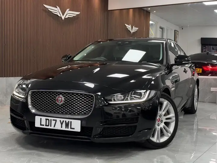 Jaguar Xe 2017 photo 4