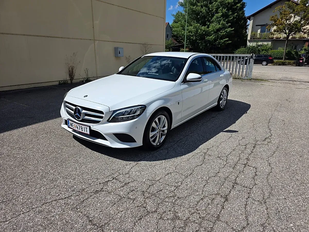 Mercedes-Benz C-Class 2018 photo 2