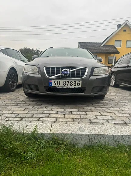 Volvo V70 2010 photo 3