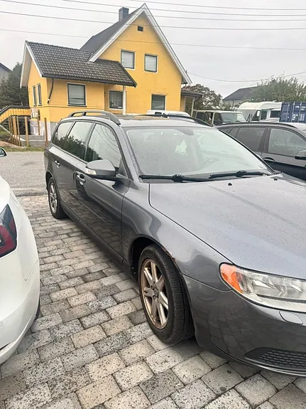 Volvo V70 2010 photo 5