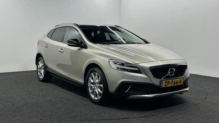 Volvo V40 2019 photo 3