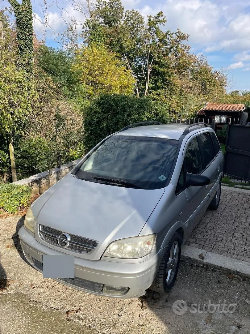 Opel Zafira 2005 photo 2