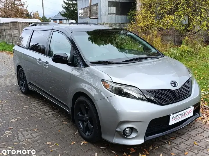 Toyota Sienna