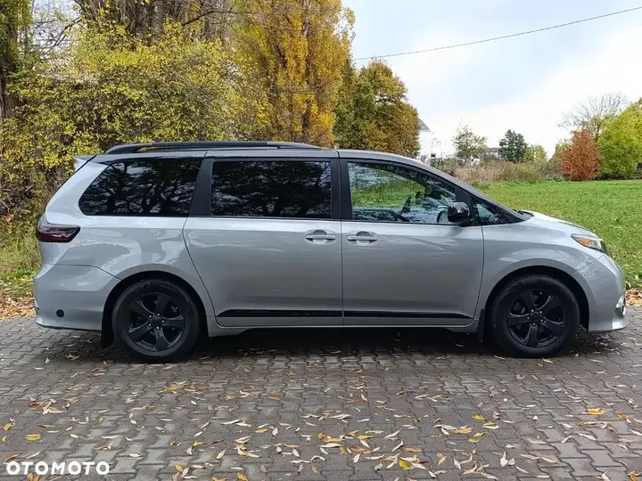 Toyota Sienna 2015 photo 4