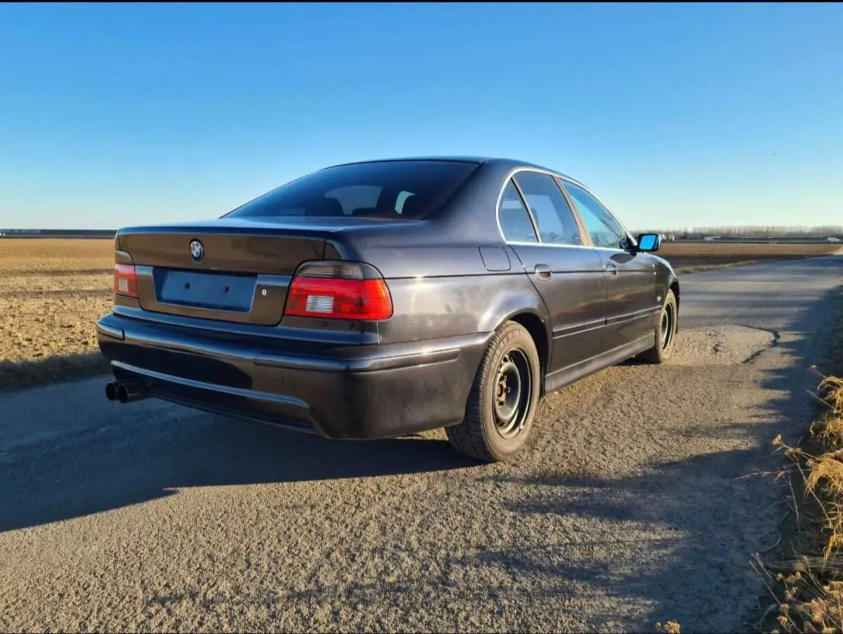 BMW 5 Series 2001 photo 2