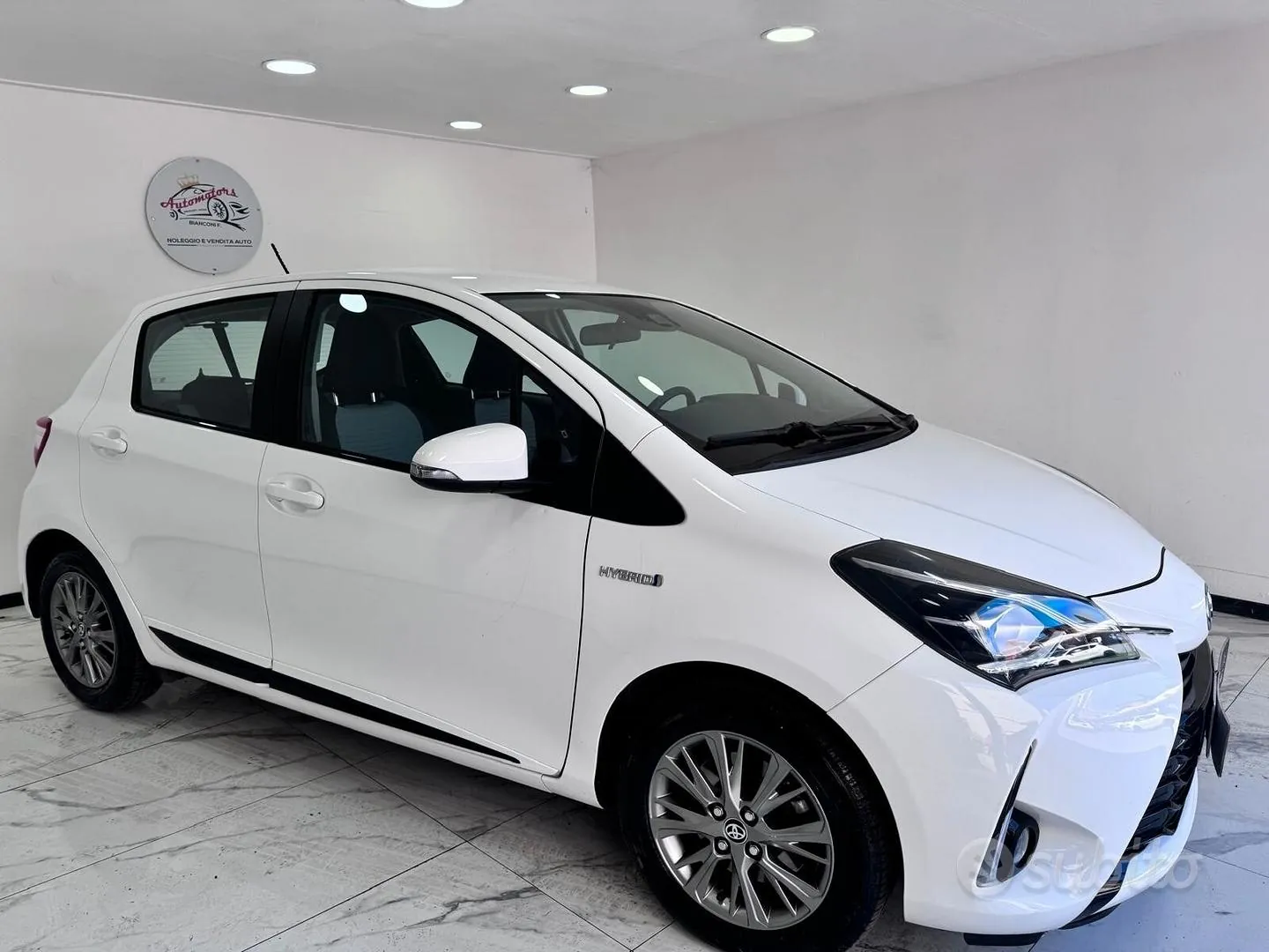 Toyota Yaris 2017 photo 2