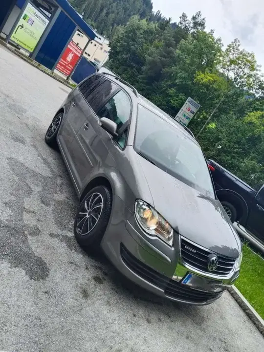 Volkswagen Touran 2009 photo 3