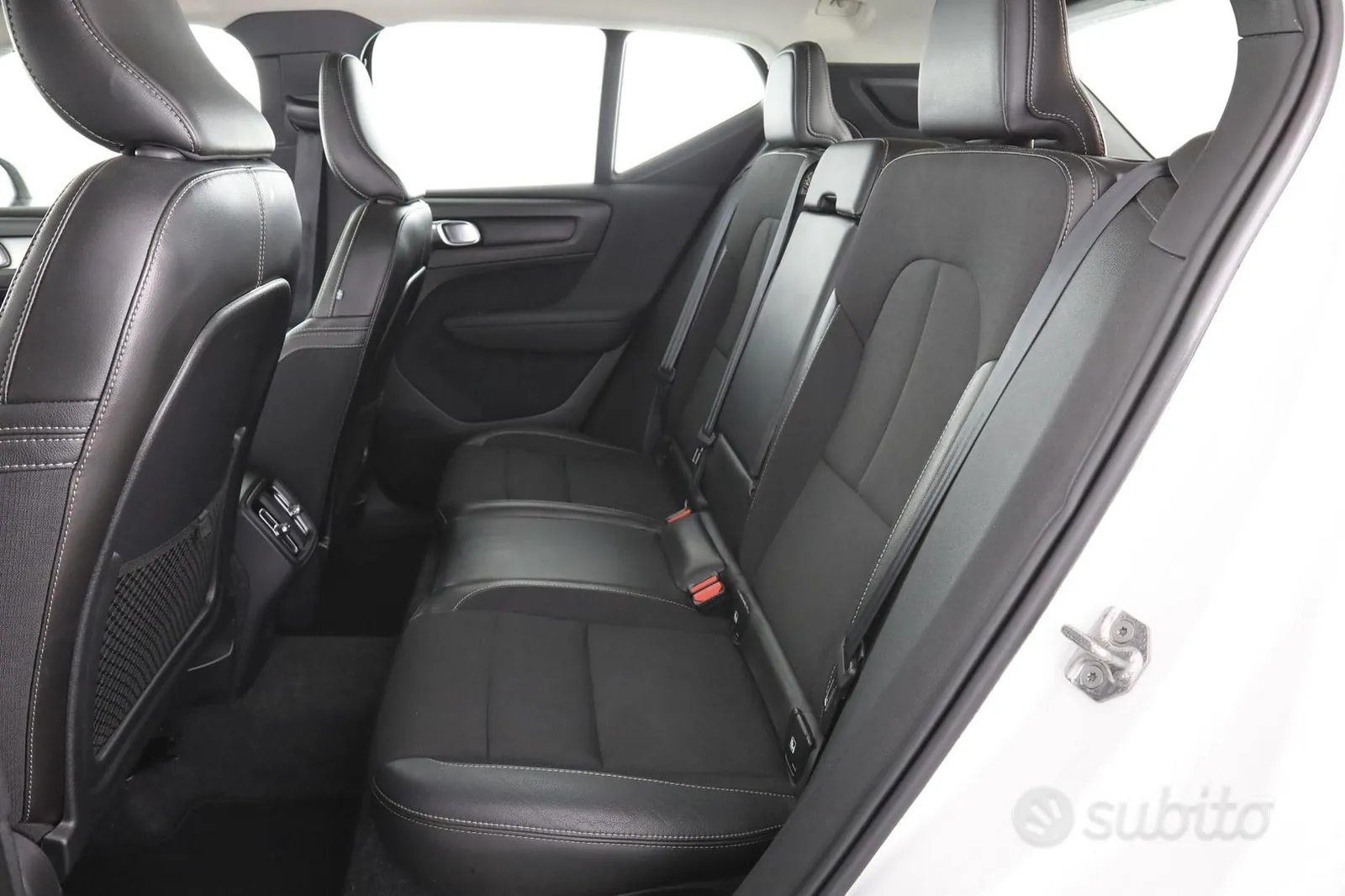 Volvo Xc40 2019 photo 2