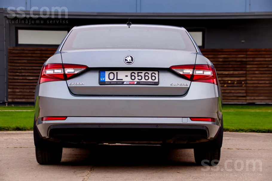 Skoda Superb 2015 photo 5