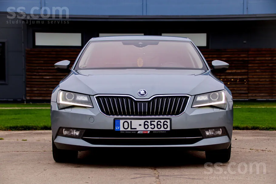 Skoda Superb 2015 photo 2