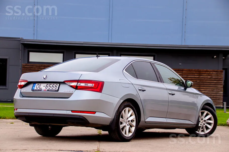 Skoda Superb 2015 photo 4