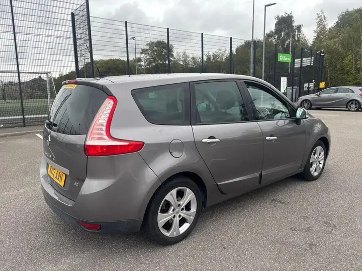 Renault Grand Scenic 2012 photo 4