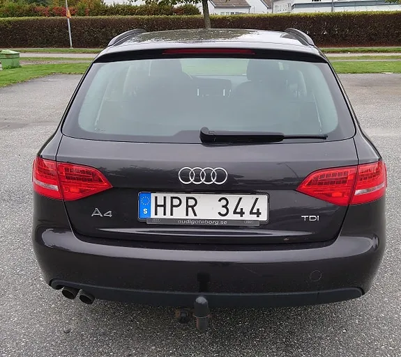 Audi A4 2011 photo 4