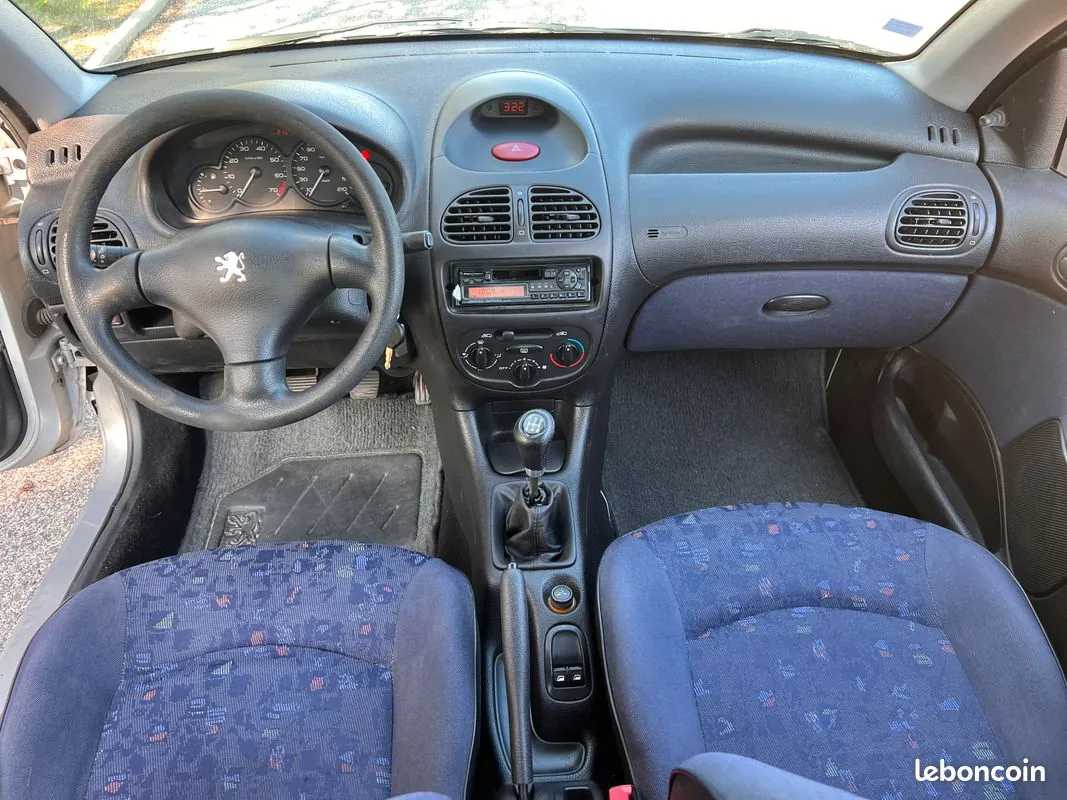 Peugeot 206 1999 photo 2
