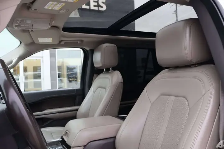 Ford Expedition 2021 photo 2