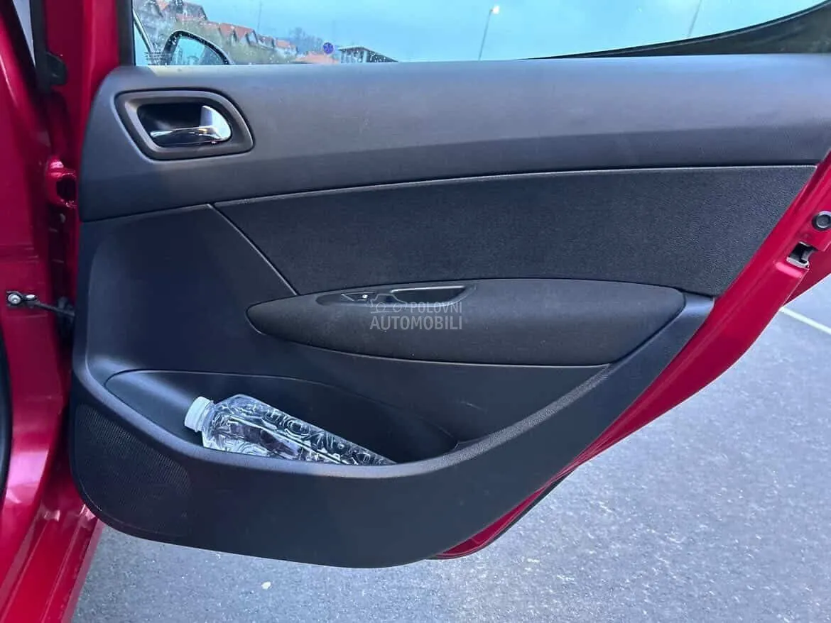 Peugeot 308 2010 photo 4