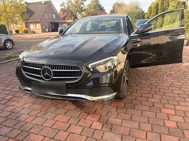 Mercedes-Benz E200