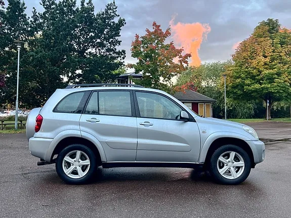 Toyota Rav4 2004 photo 2