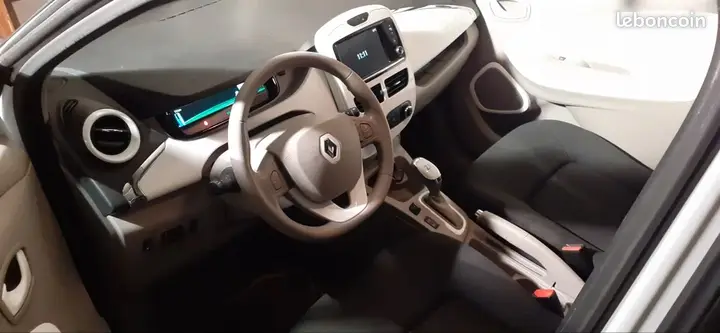 Renault Zoe 2016 photo 2