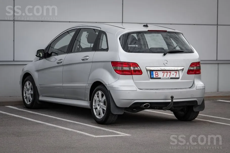 Mercedes-Benz B180 2010 photo 4