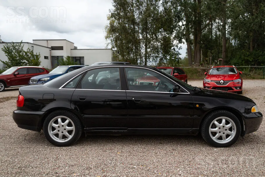 Audi A4 1998 photo 4