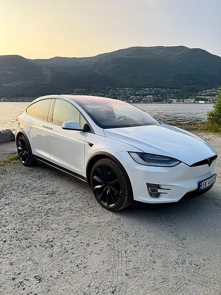 Tesla Model X 2017 photo 3