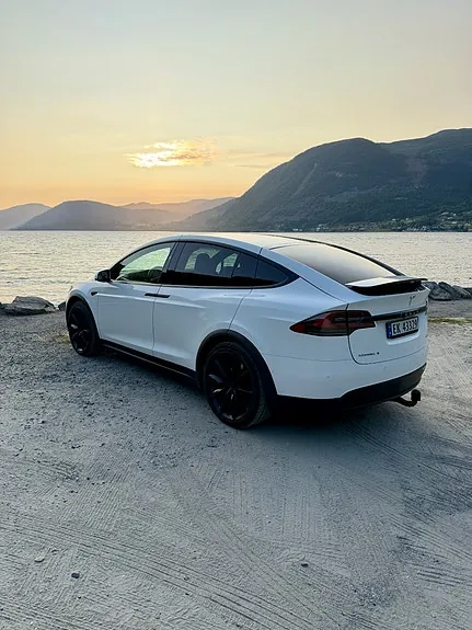 Tesla Model X 2017 photo 4