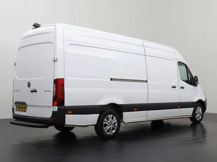 Mercedes-Benz Sprinter 2021 photo 2