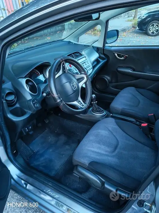 Honda Jazz 2009 photo 2