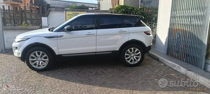 Land Rover Evoque 2015 photo 3