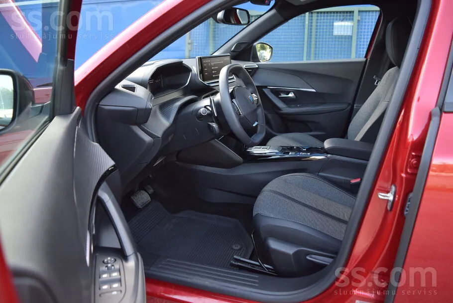 Peugeot 2008 2024 photo 3