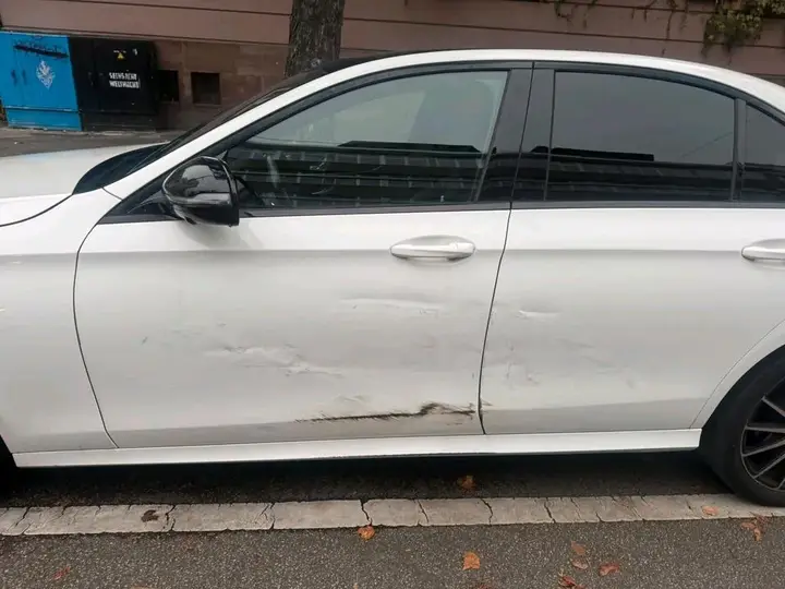 Mercedes-Benz E220