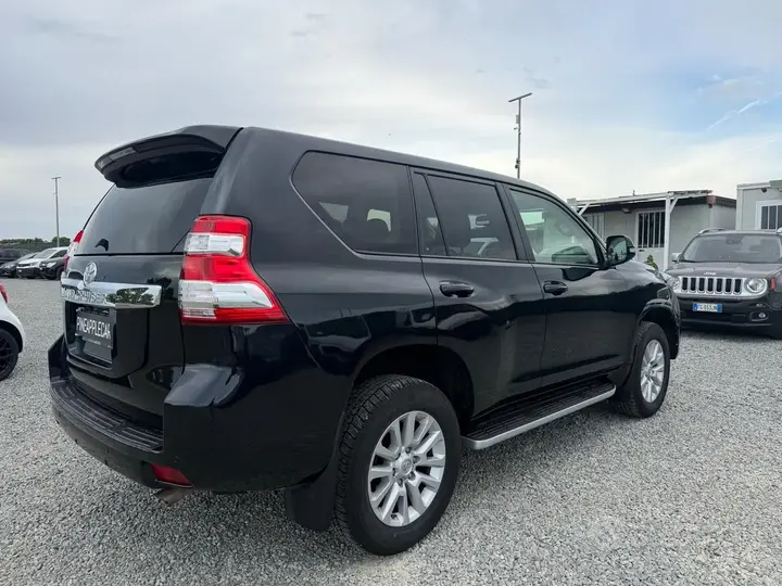 Toyota Land Cruiser 2016 photo 5