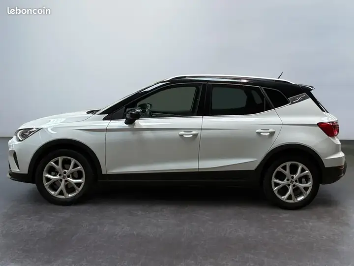 Seat Arona 2024 photo 2