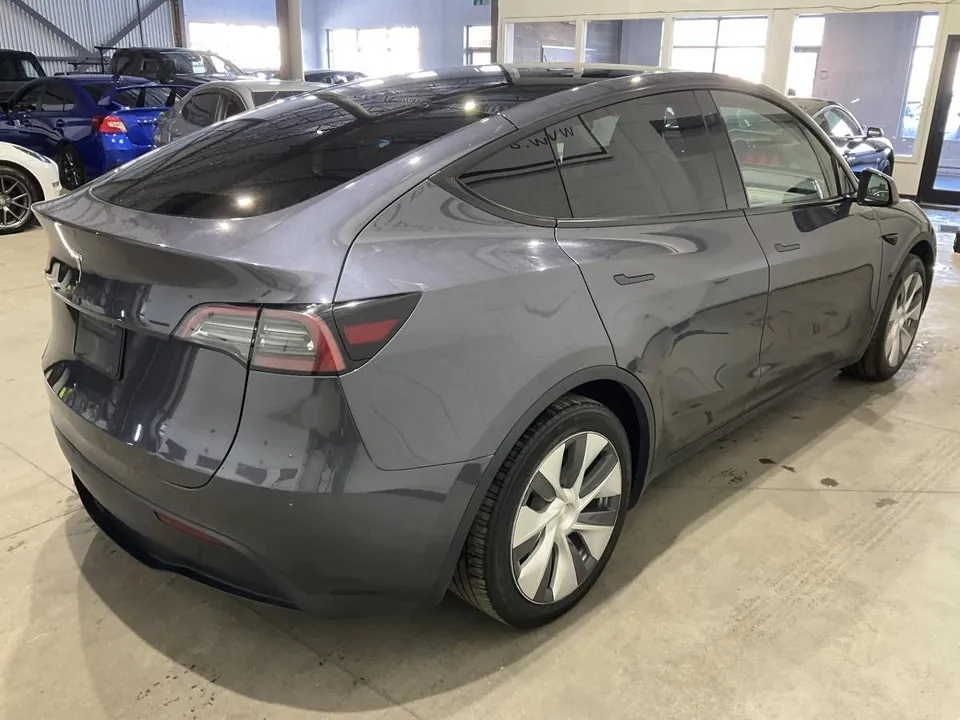 Tesla Model Y 2023 photo 4