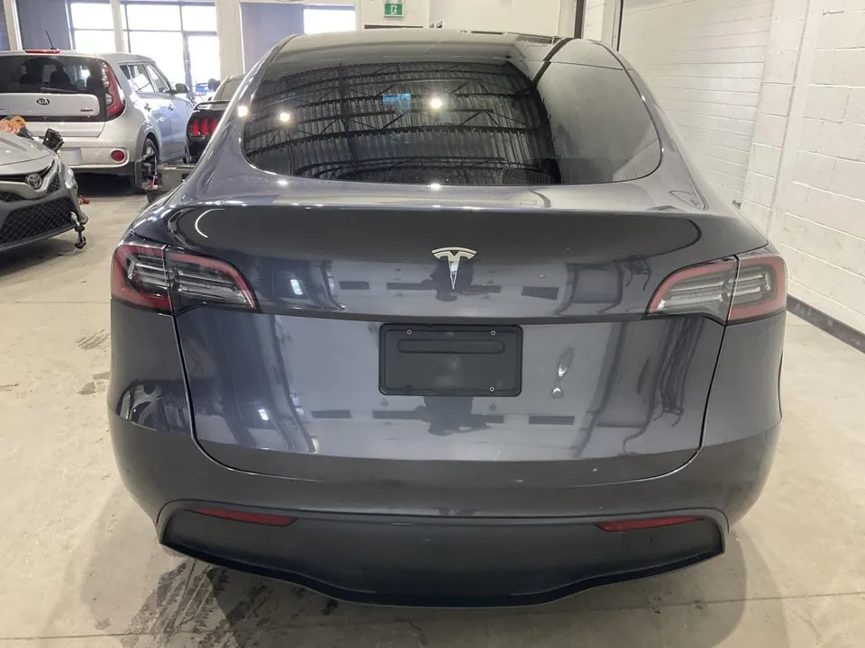 Tesla Model Y 2023 photo 3