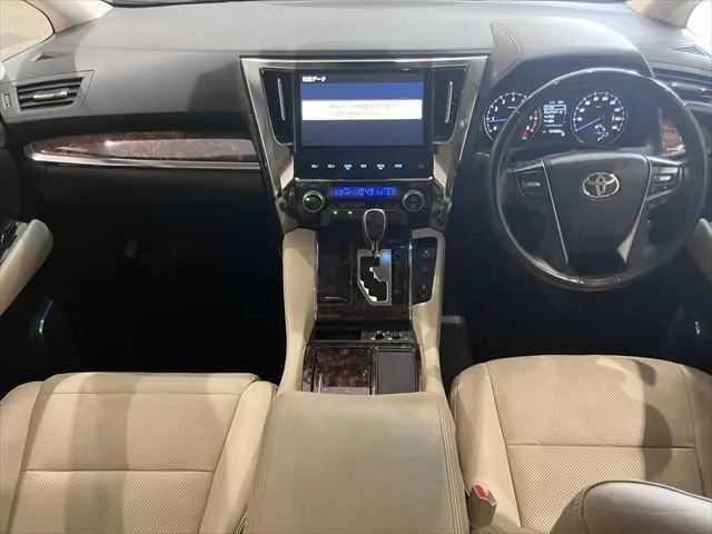 Toyota Alfaard 2018 photo 3