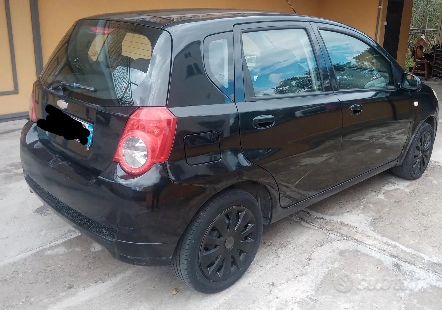 Chevrolet Aveo 2011 photo 3