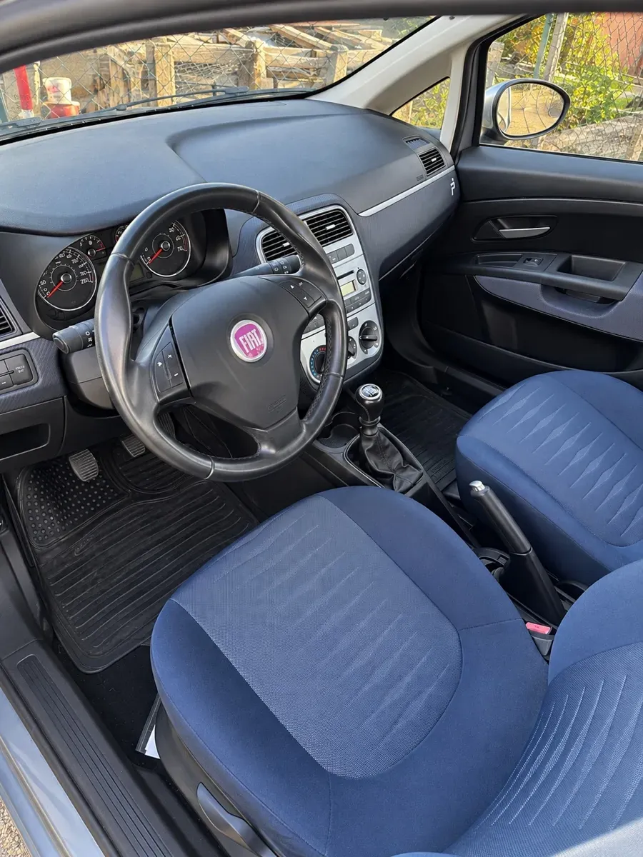 Fiat Punto 2009 photo 3