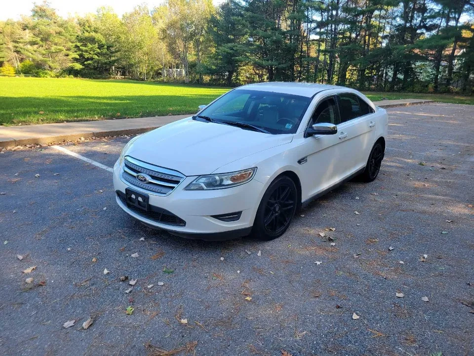Ford Taurus 2012 photo 4