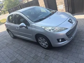 Peugeot 207 2009 photo 2