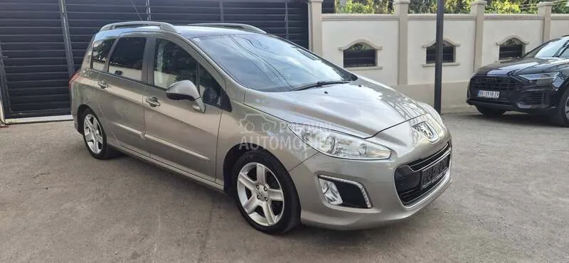 Peugeot 308 2011 photo 2