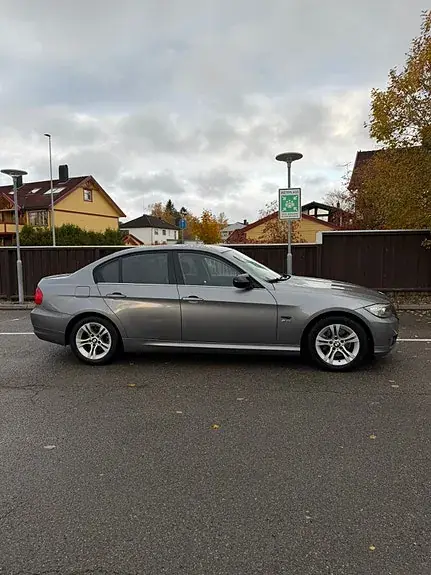 BMW 320D 2009 photo 3