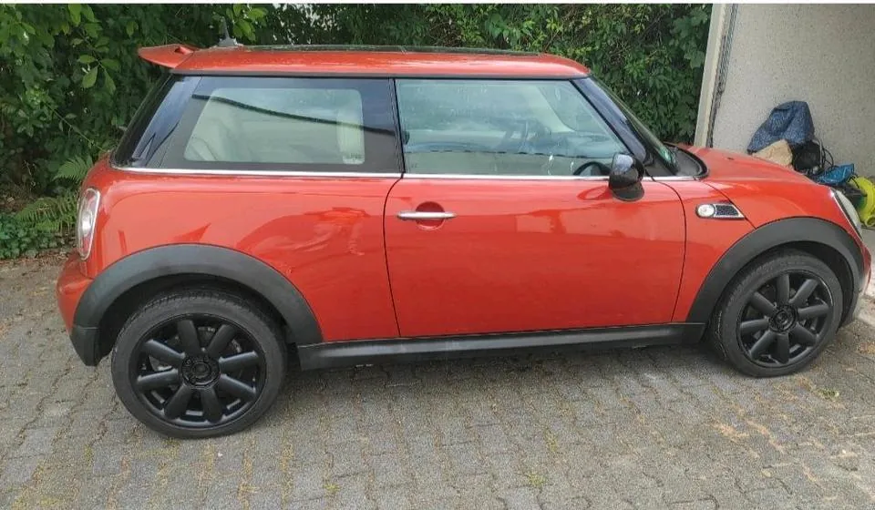 Mini Schräghecklimousine